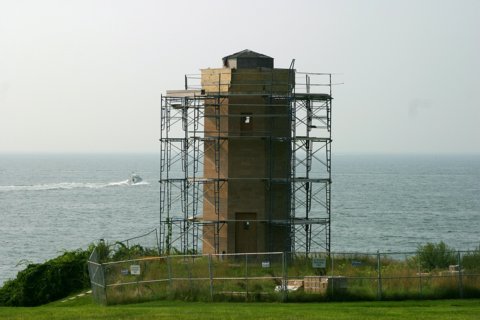 Cyberlights Lighthouses - Avery Point Lighthouse