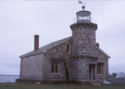 Cyberlights Lighthouses - Stonington Harbor Lighthouse