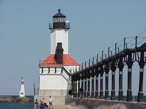 Cyberlights Lighthouses - Michigan City East Pierhead Lighthouse