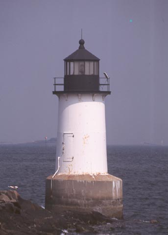 Cyberlights Lighthouses - Fort Pickering Lighthouse