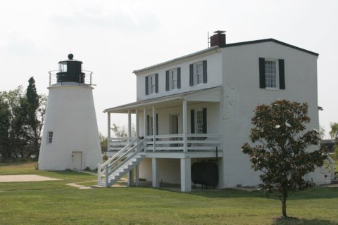 Cyberlights Lighthouses - Piney Point Lighthouse