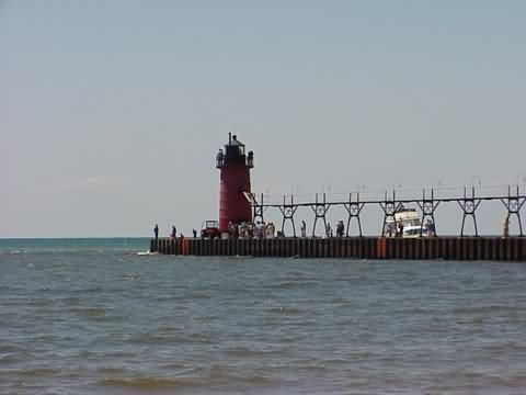 Cyberlights Lighthouses - South Haven South Pier Lighthouse